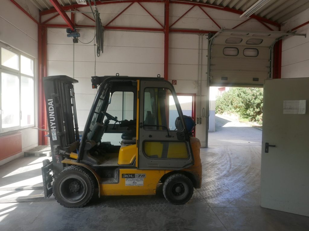 halle-3